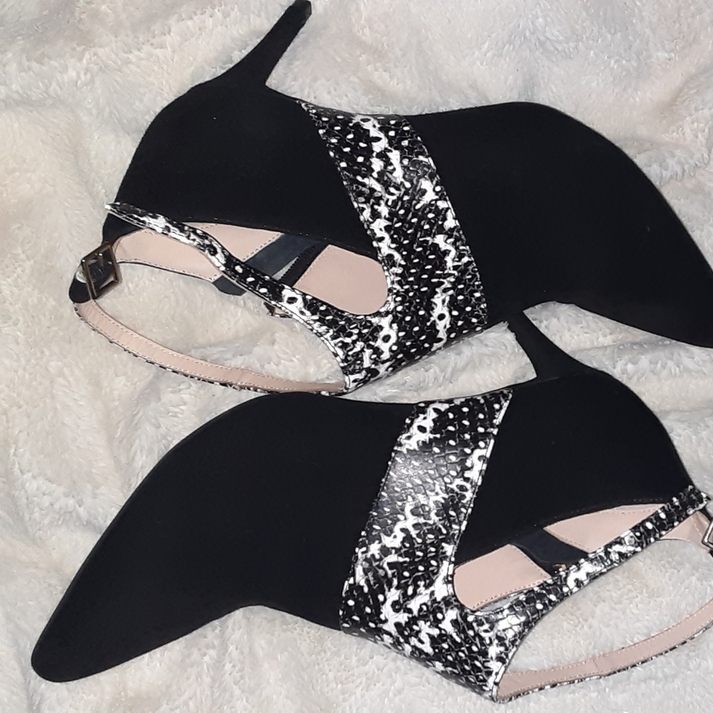 Shoes - Picture 5 of 10